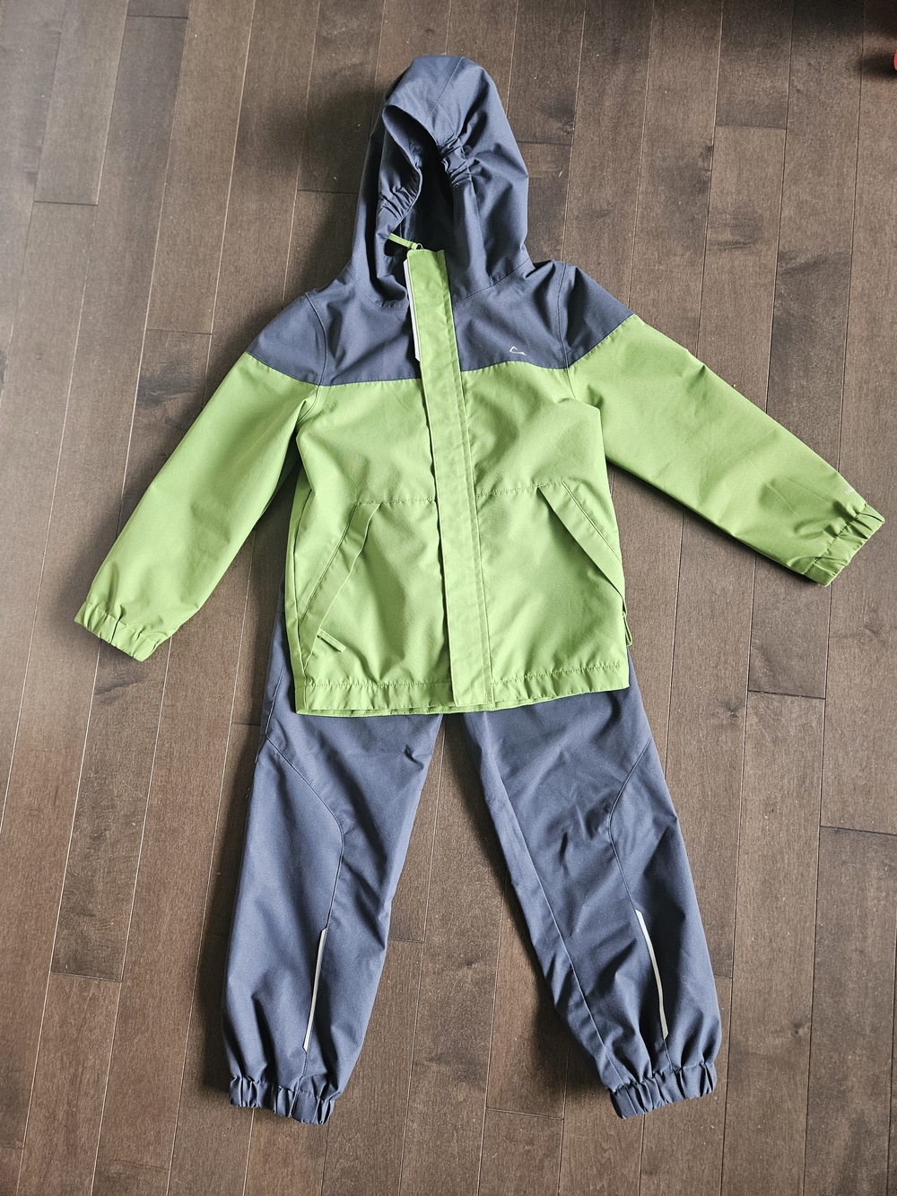 Kids Size 6 Fleece Lined Rain Coat & Rain Pants